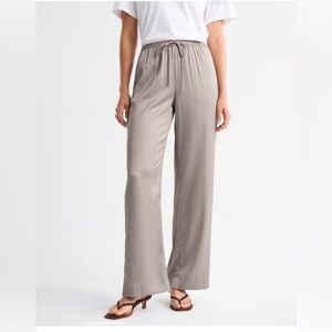 A&F Satin Pull-On Pant size XsmallLong